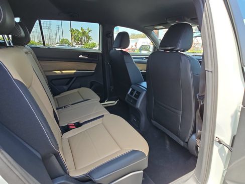 Used 2023 Volkswagen Atlas Cross Sport SE FWD image 11