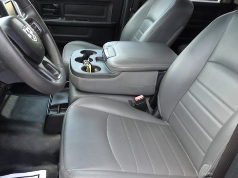 Used 2018 RAM 1500 Tradesman RWD image 9