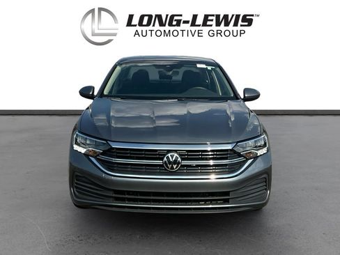 Used 2023 Volkswagen Jetta SE FWD image 11