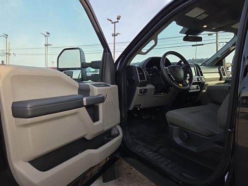 Used 2022 Ford F350 XLT image 8