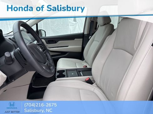 Certified 2025 Honda Odyssey EX-L image 18