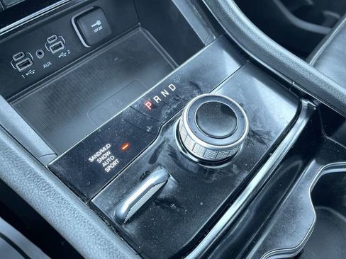 Used 2023 Jeep Grand Cherokee Limited w/ Luxury Tech Group II image 17