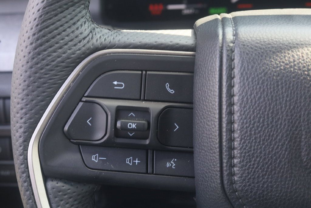 Used 2025 Toyota Tacoma 4x4 Double Cab Hybrid image 19