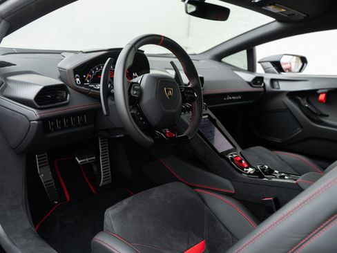 Used 2023 Lamborghini Huracan Tecnica image 5