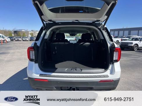 New 2026 Ford Explorer Active RWD image 11