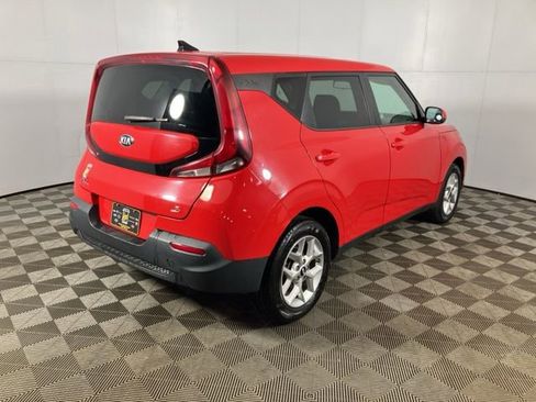 Used 2021 Kia Soul S image 3