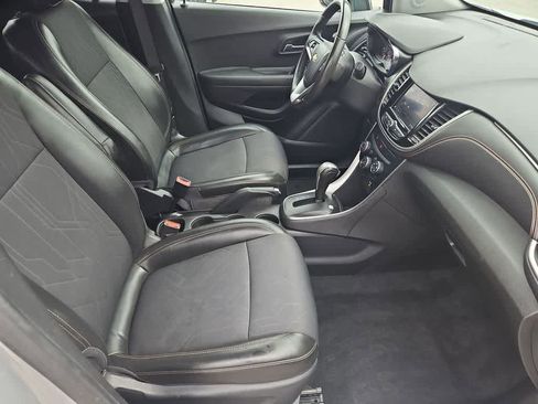 Used 2020 Chevrolet Trax LT w/ Redline Edition image 22