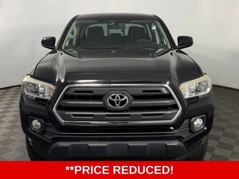 Used 2016 Toyota Tacoma SR5 w/ Towing Package RWD image 2