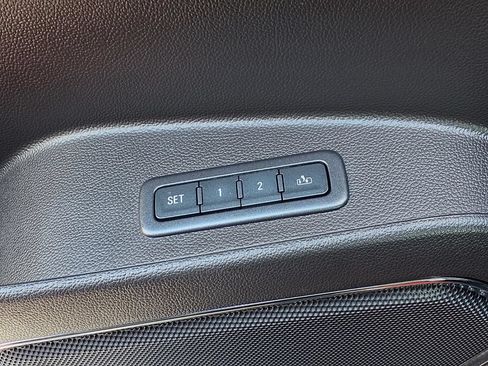 Used 2015 Chevrolet Tahoe LTZ AWD/4WD image 10