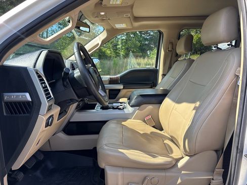 Used 2016 Ford F150 Lariat AWD/4WD image 11