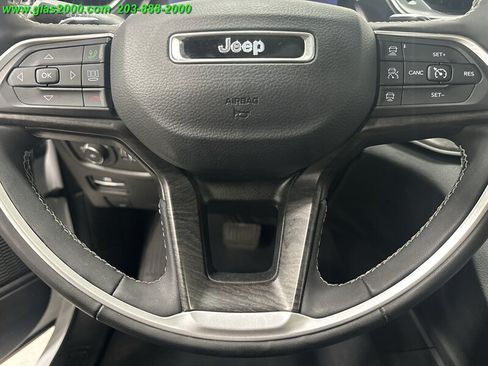 Used 2023 Jeep Grand Cherokee L Limited AWD/4WD image 31