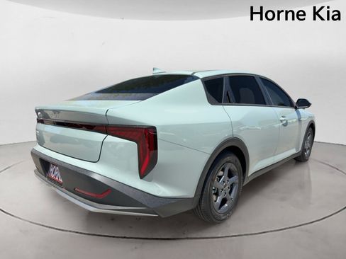 New 2026 Kia K4 FWD image 4