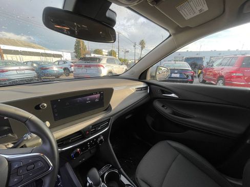 Used 2025 Buick Encore GX Preferred image 35