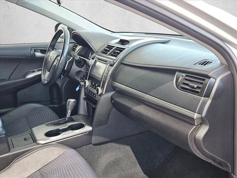 Used 2014 Toyota Camry SE FWD image 16