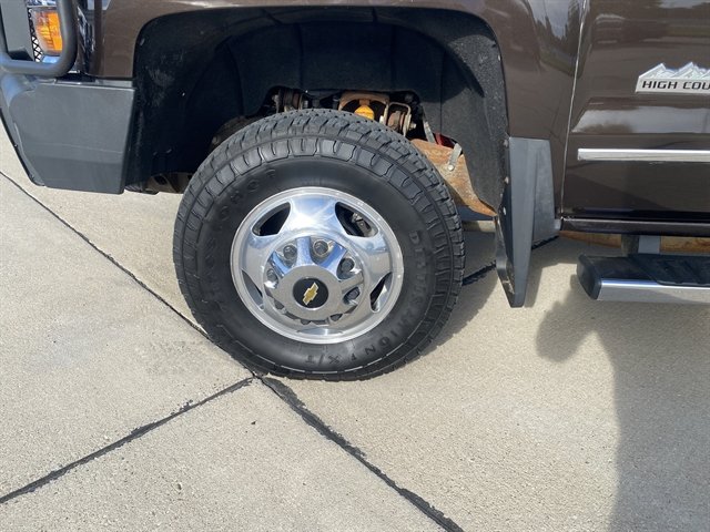 Used 2019 Chevrolet Silverado 3500 High Country w/ Duramax Plus Package AWD/4WD image 21