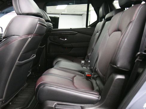 Used 2025 Honda Pilot Black Edition image 21