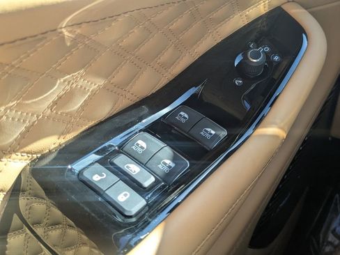 Used 2025 Jeep Grand Cherokee L Summit image 13