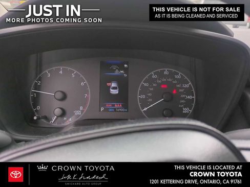 Used 2025 Toyota Corolla LE image 5