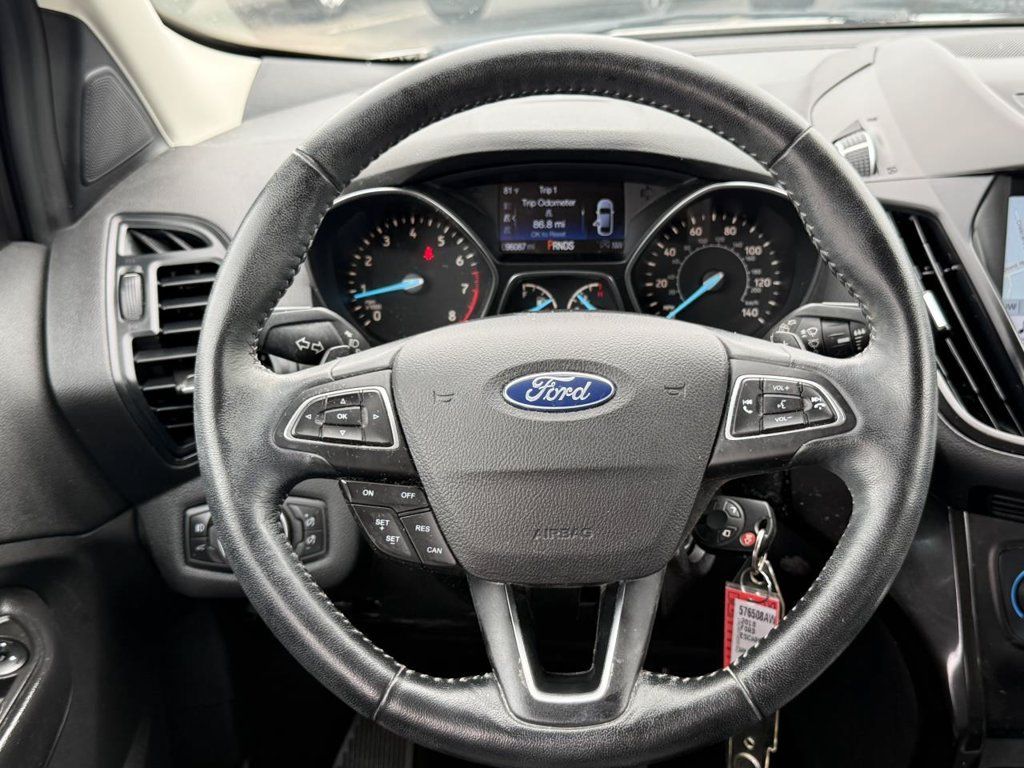 Used 2018 Ford Escape SE w/ SE Sport Appearance Package FWD image 18