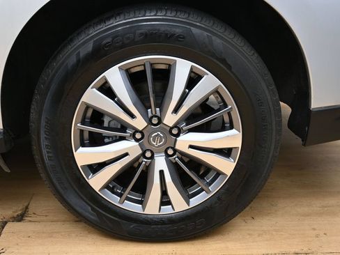 Used 2020 Nissan Pathfinder SV AWD/4WD image 10