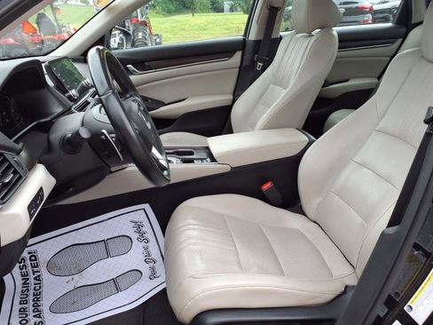 Used 2018 Honda Accord Touring image 13