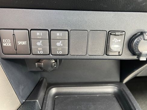 Used 2013 Toyota RAV4 Limited image 18