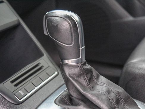 Used 2012 Volkswagen Tiguan SE image 22