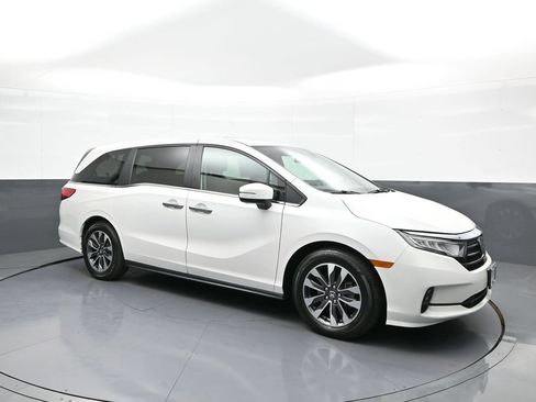 Certified 2024 Honda Odyssey EX-L image 4