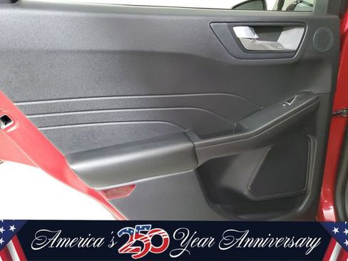 Used 2022 Ford Escape SEL w/ Technology Package FWD image 10