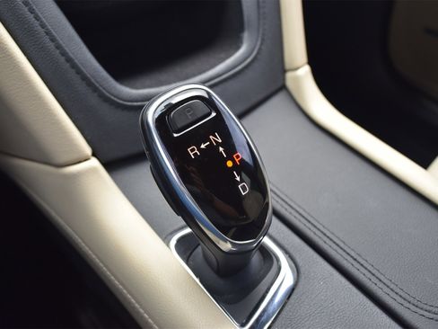 Used 2019 Cadillac XT5 FWD image 14