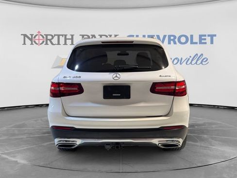 Used 2017 Mercedes-Benz GLC 300 4MATIC image 2