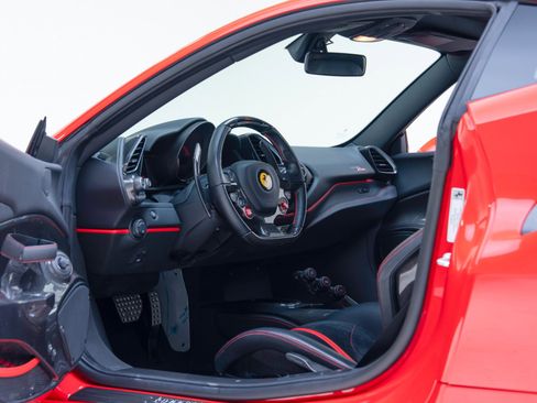 Used 2020 Ferrari 488 Pista Coupe RWD image 2