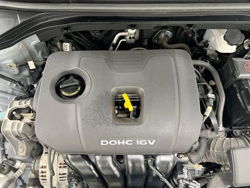 Used 2017 Hyundai Elantra Limited w/ Limited Tech Package 04 FWD image 26