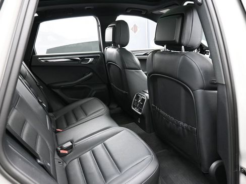 Certified 2023 Porsche Macan Turbo AWD/4WD image 27