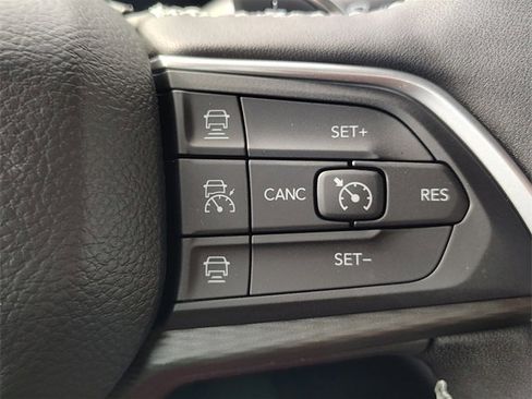 New 2025 Jeep Grand Cherokee L Altitude image 19