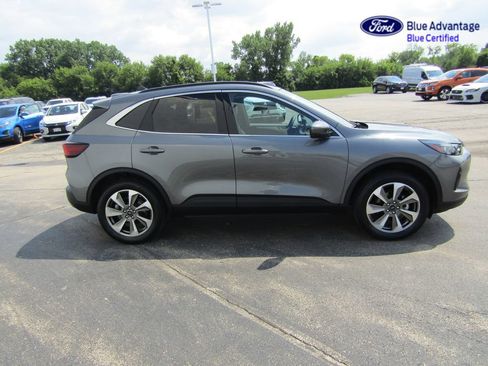 Certified 2025 Ford Escape Platinum AWD/4WD image 10