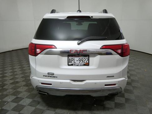 Used 2017 GMC Acadia Denali w/ Technology Package image 4