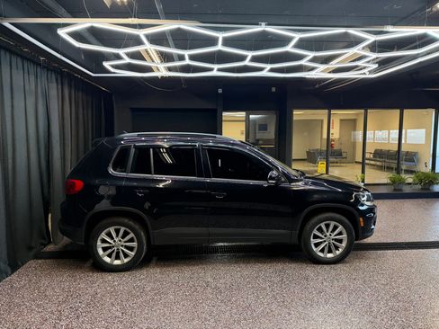 Used 2017 Volkswagen Tiguan Limited w/ Premium Package image 5