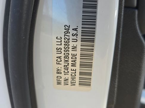 Used 2025 Jeep Grand Cherokee L Limited w/ Luxury Tech Group II image 20