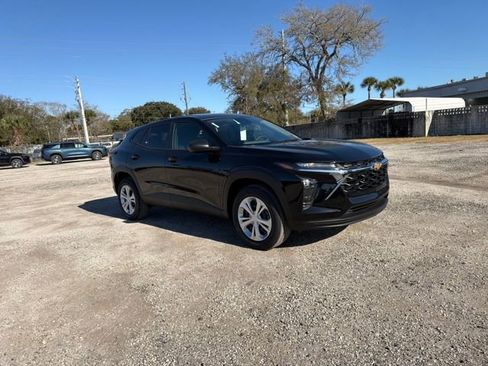 New 2026 Chevrolet Trax LS image 18