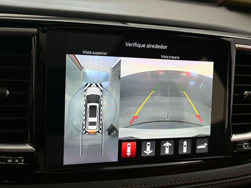 Used 2024 Chrysler Pacifica Pinnacle image 23