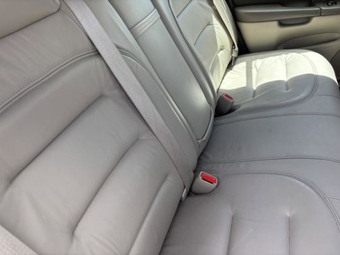 Used 2002 Cadillac De Ville Sedan w/ Comfort/Convenience Pkg image 18