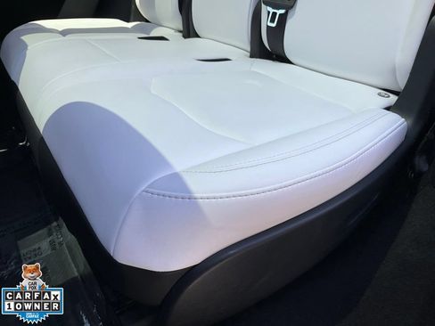 Used 2023 Tesla Model Y Long Range AWD/4WD image 29