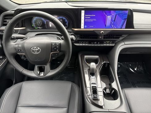 Used 2025 Toyota Crown Signia AWD/4WD image 22