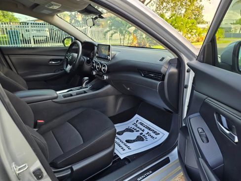 Used 2022 Nissan Sentra SV FWD image 16