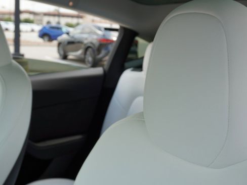 Used 2025 Tesla Model Y Long Range image 20