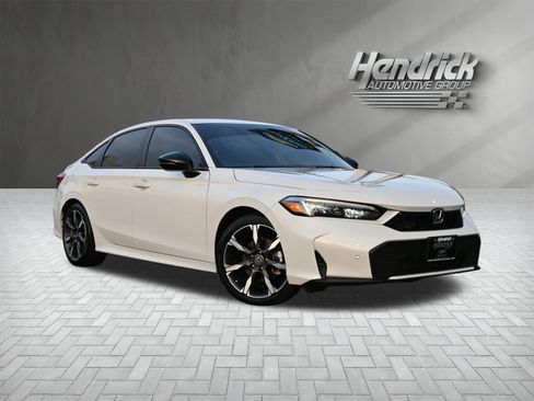 Used 2025 Honda Civic Sport Touring image 2