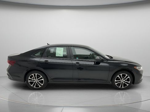 Used 2025 Volkswagen Jetta Sport FWD image 2