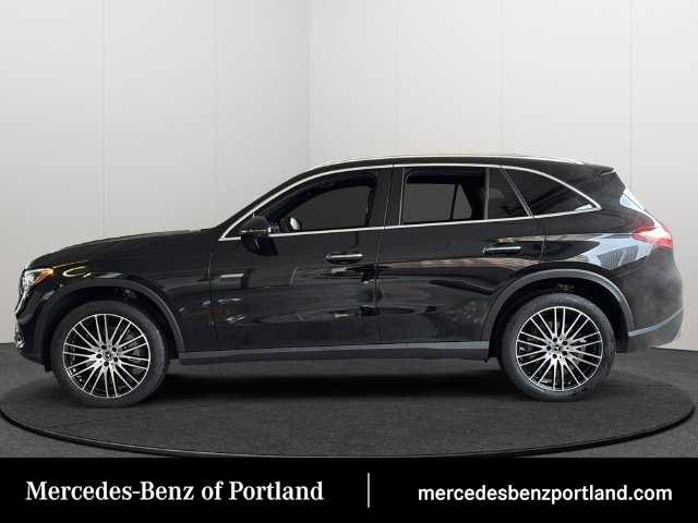 Used 2025 Mercedes-Benz GLC 300 4MATIC image 1