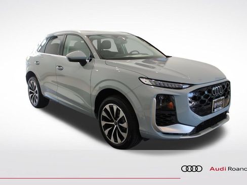New 2026 Audi Q3 quattro 2.0T AWD/4WD image 1